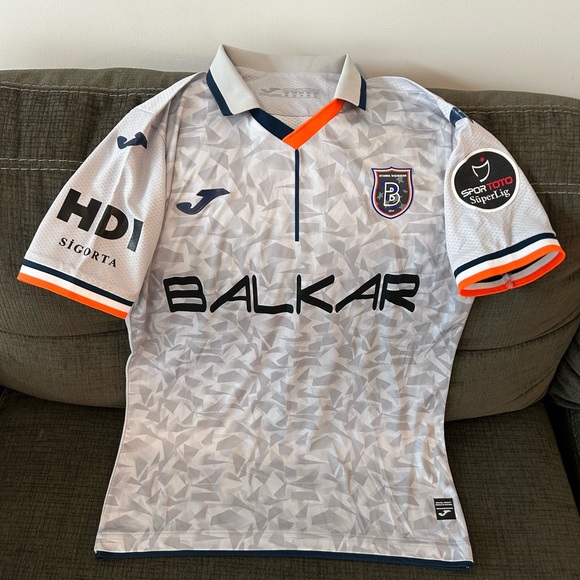 Joma Istanbul Basaksehir Turkish Soccer Mezut Ozil #10 Jersey Men’s Size: M - Picture 1 of 8